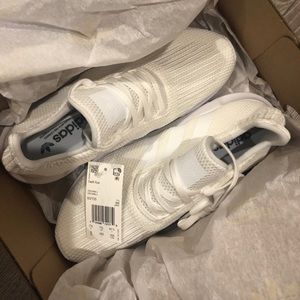 adidas swift run sneaker